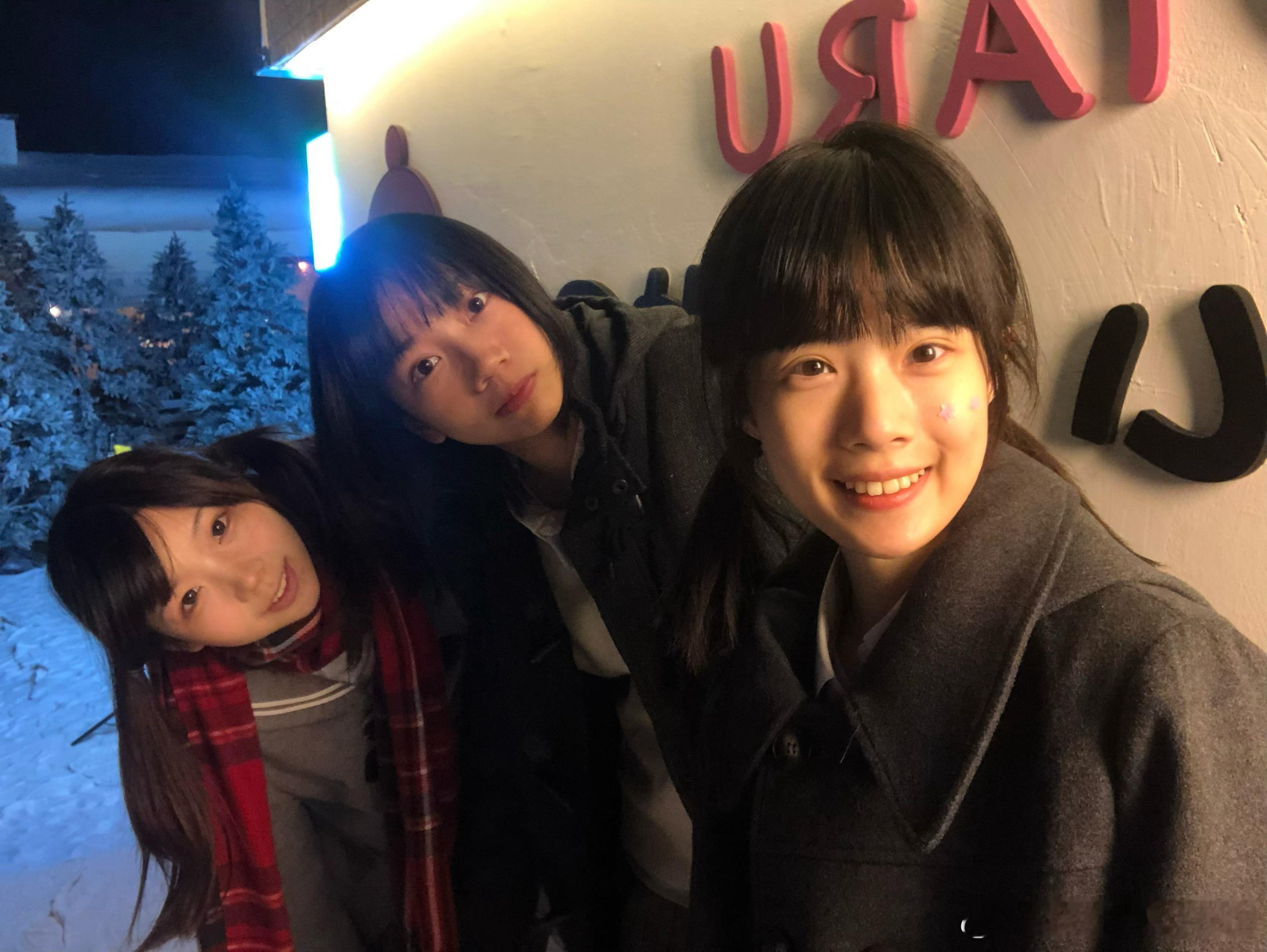 我想我会被这个冬天打动很久。可是世界上真的不需要这么多理由，我们不需要知高谈论阔