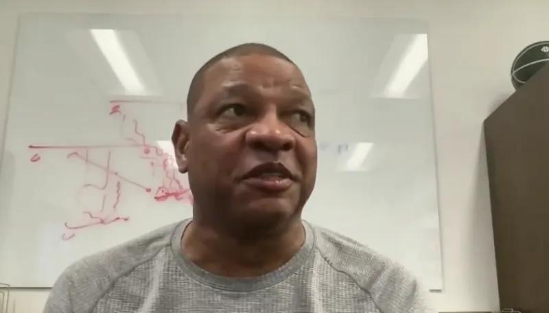 里弗斯：Shams那篇文章漏洞百出，我想的是Woj到底在哪？
04月11日讯 在