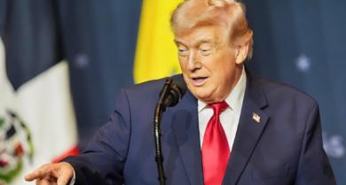 美国这就赢了？特朗普公开表示，现在伊朗的海军，空军跟导弹已经完蛋了，现在就剩下一