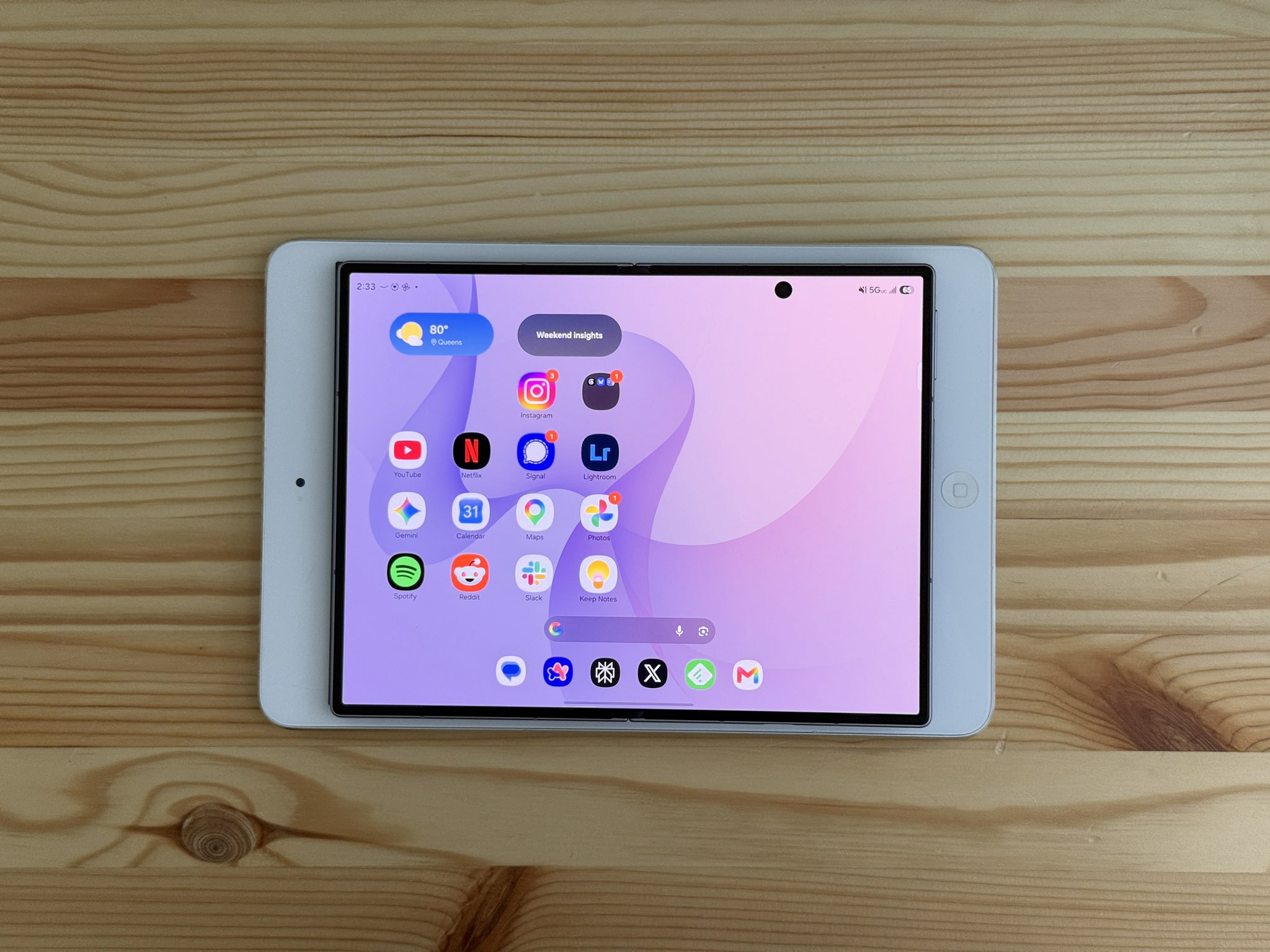 把iPad Mini 装入口袋 = Galaxy Z Fold 8 