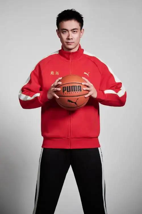 上海夺冠后明年国产引援方面会如何操作？在本赛季引进辽宁男篮的张镇麟和弗格后，上海