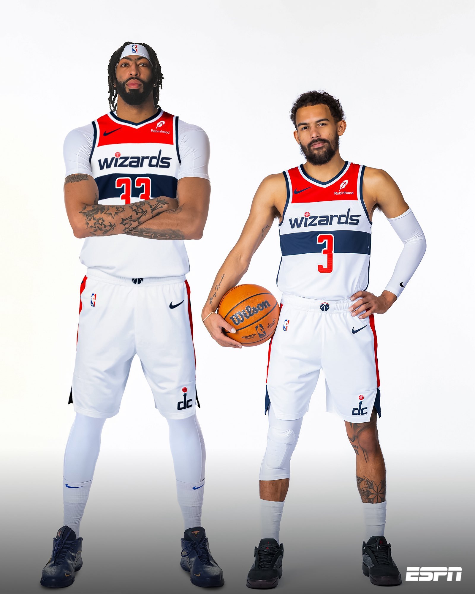 好神奇，做梦都没想过这两个人会穿着同一件球衣，还是在…奇才。 