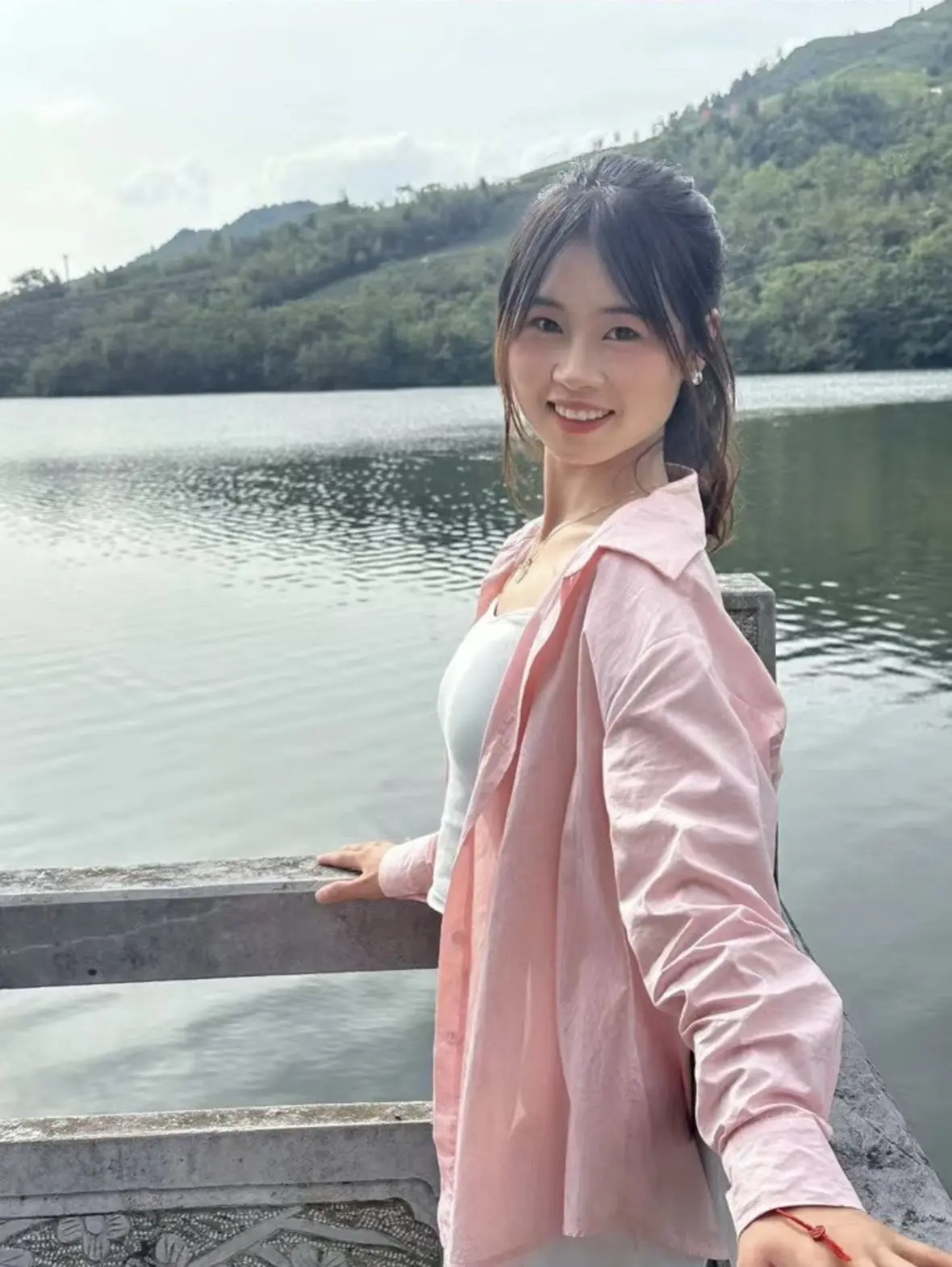 到底是谁在造谣说我们贵州女孩子又矮又黑的，害得我现在都找不到男朋友 要...