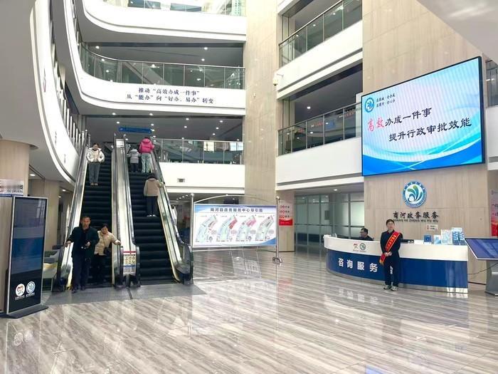 新春首个工作日，商河县行政审批服务局发出首张营业执照！2月24日，新春首个工作日