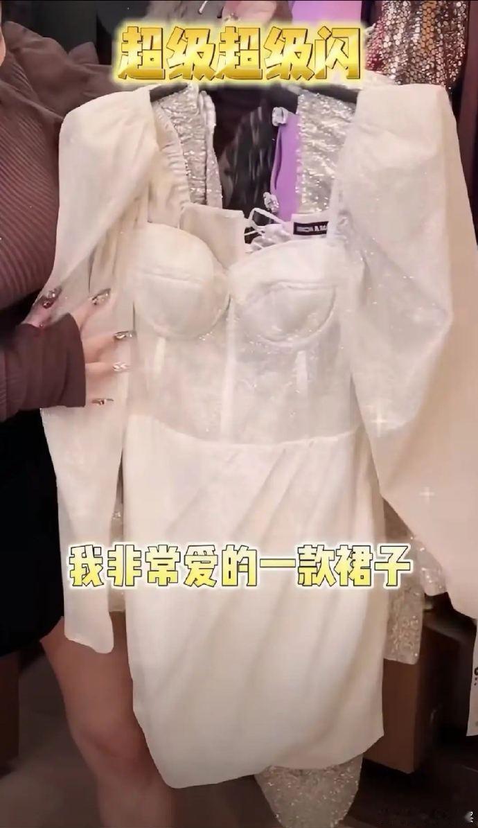 我的评分：[星星][星星][星星][星星][星星]冉莹颖回应穿公主裙装嫩姐姐当家