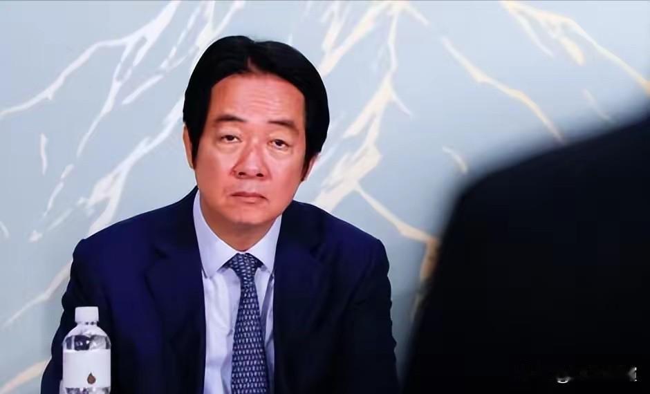 台媒报道，针对日本和菲律宾启动专属经济区划界谈判招致中国大陆反对和强烈反应，赖清