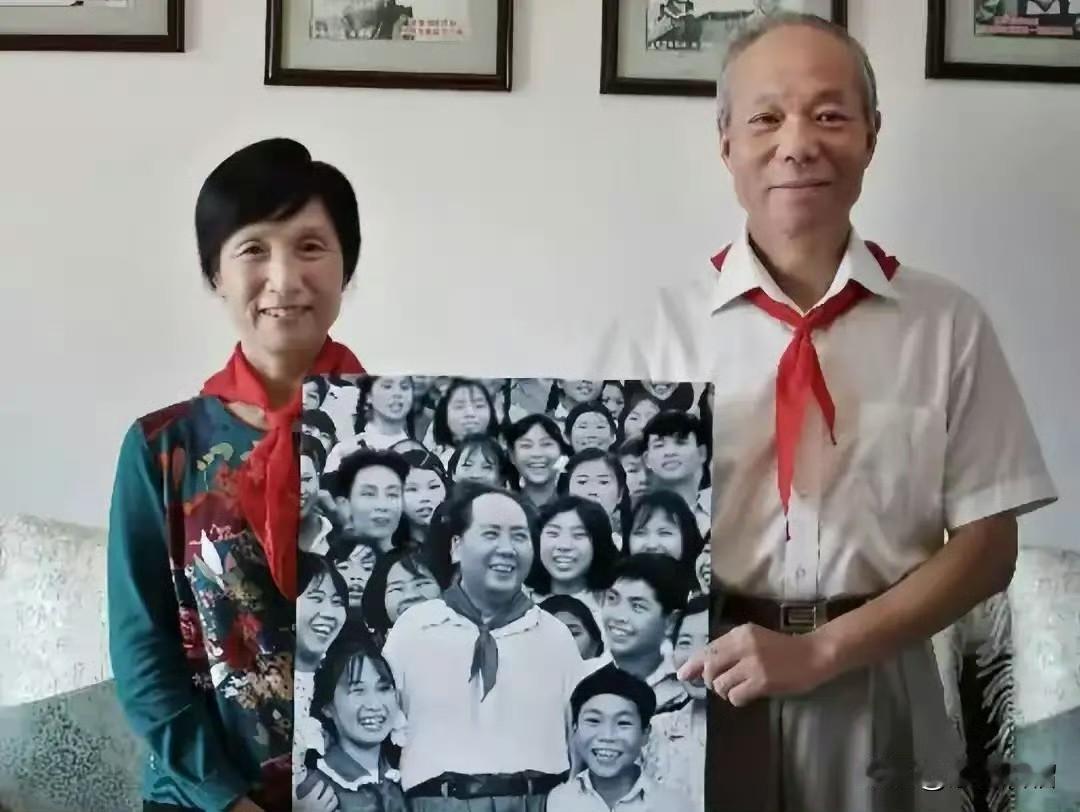 最奇妙的缘分：估计连毛主席老人家也没料到，当年在韶山为自己献花、戴红领巾的少年若