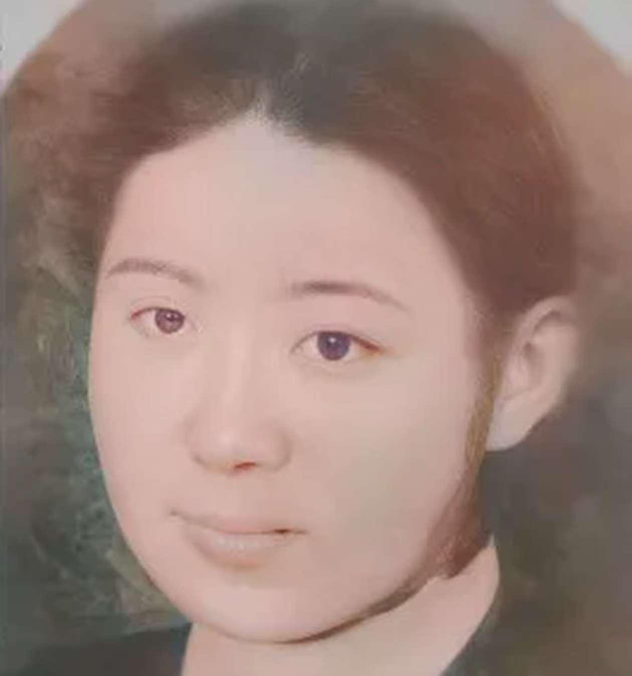 她年仅28岁，被日寇砍断双手，将木锲打进身体，被活活折磨而死。安顺花被日寇砍断双