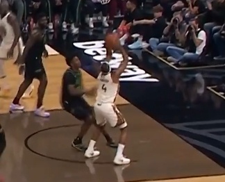 波姐喜欢旋转陀螺 穆迪现在喜欢.... 