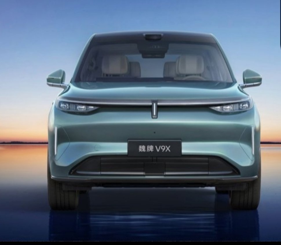 这次魏牌V9X推出了号称汽车领域首个“原生Ai智能体”。我查了一下，这个智能体“