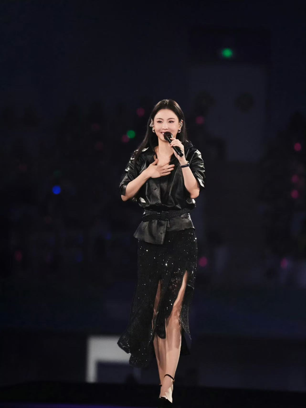 李昊演唱会嘉宾 张柏芝 张柏芝明晚正式复工！前老爷离世后首登舞台就给了李昊的演唱