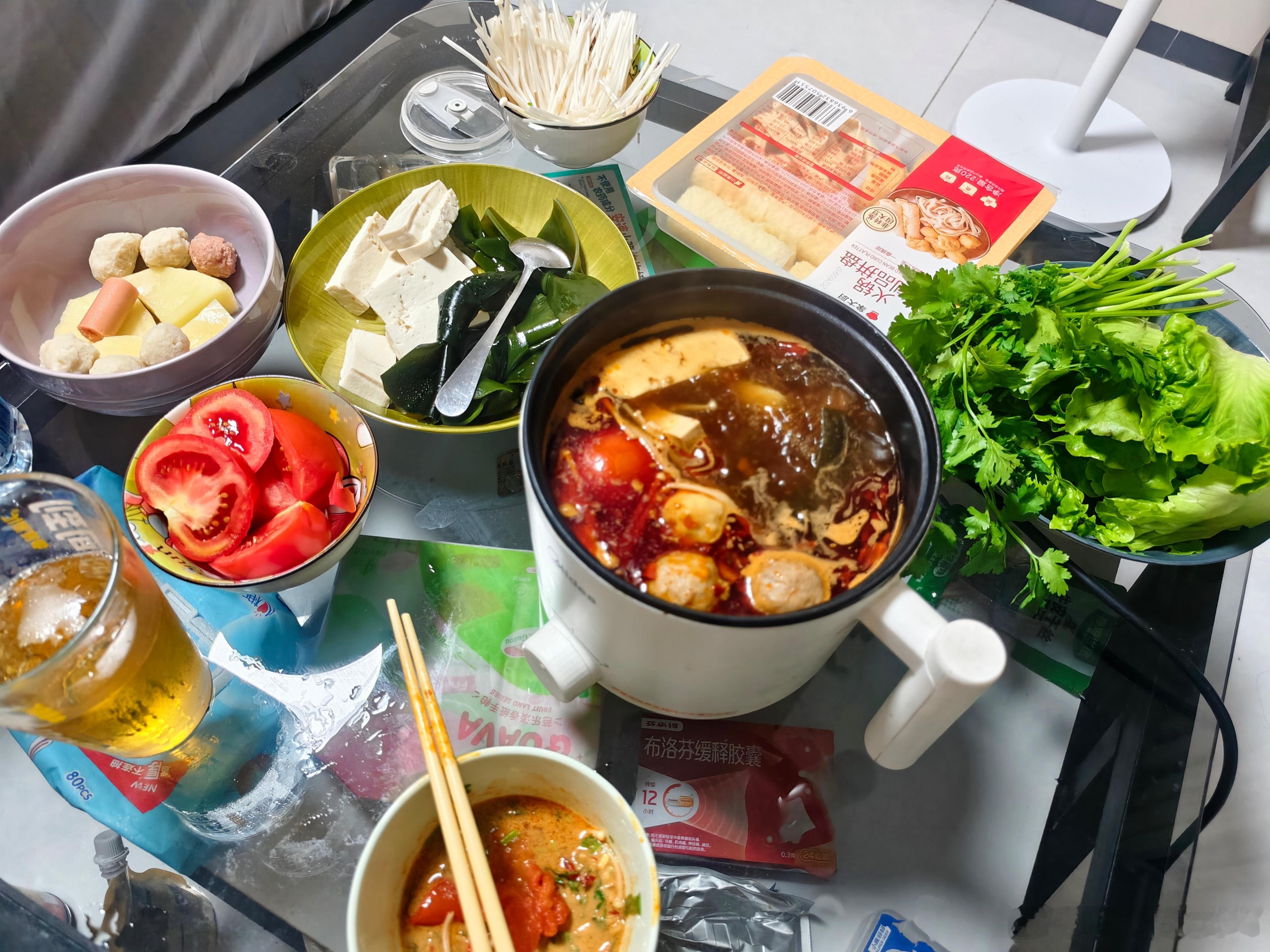 今天的第一餐开吃[馋嘴]全素宴的火锅🍲也很美味哦[色]生活手记  ​​​