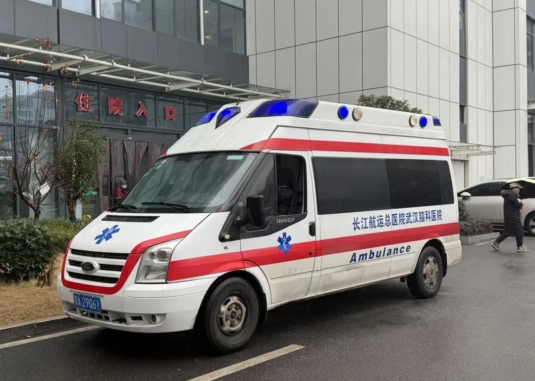 【投稿】医救 [鄂A]
长江航运总医院 武汉脑科医院
投稿来自：@武局南段的HX