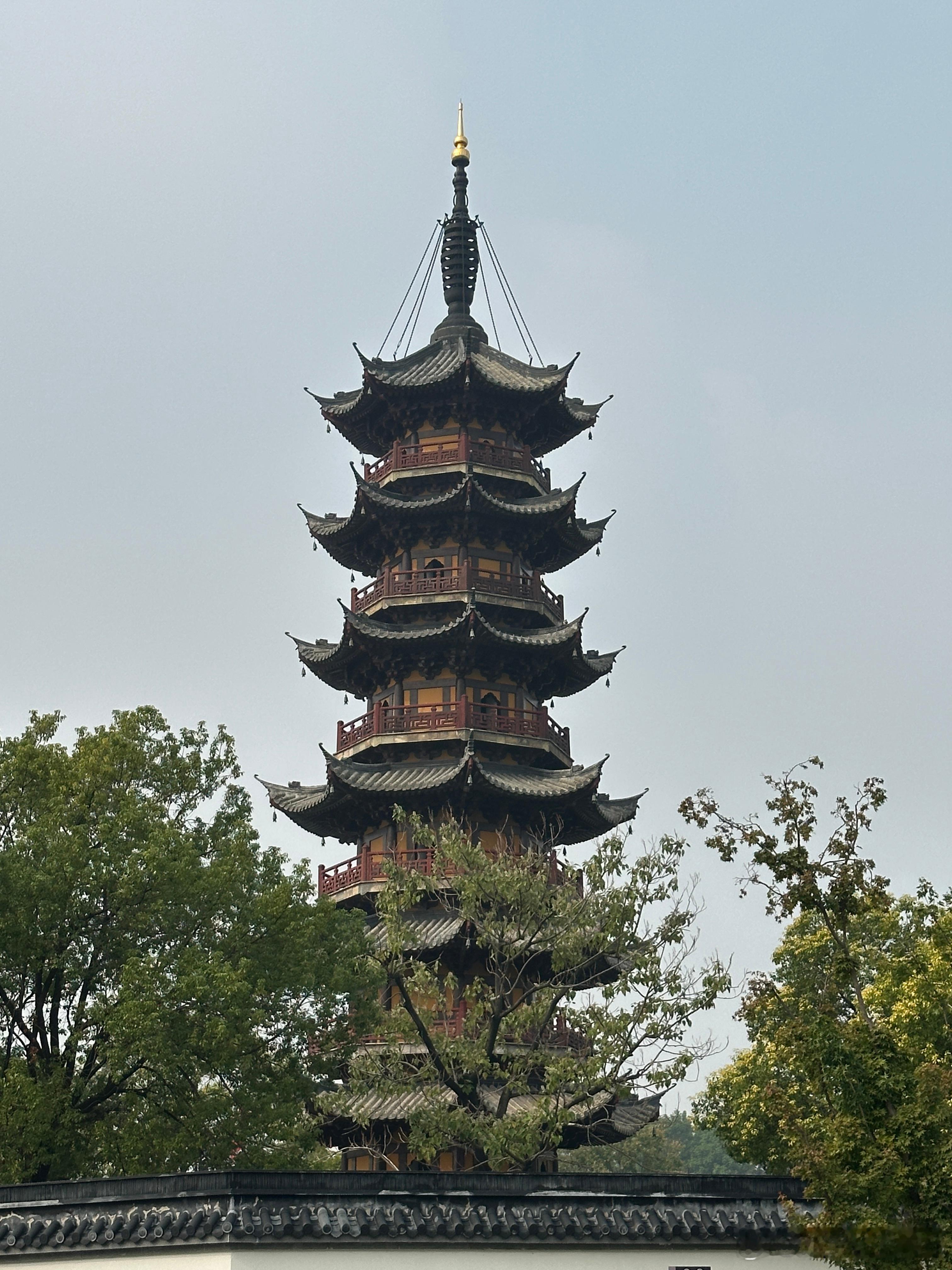 国宝｜龙华塔第六批全国重点文物保护单位￼￼￼。龙华塔据传建于三国东吴赤乌十年，现