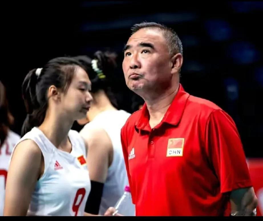 天津女排功勋老教练刘晓明，继去年u19世锦赛第十，今年全国u17青少年锦标赛，天