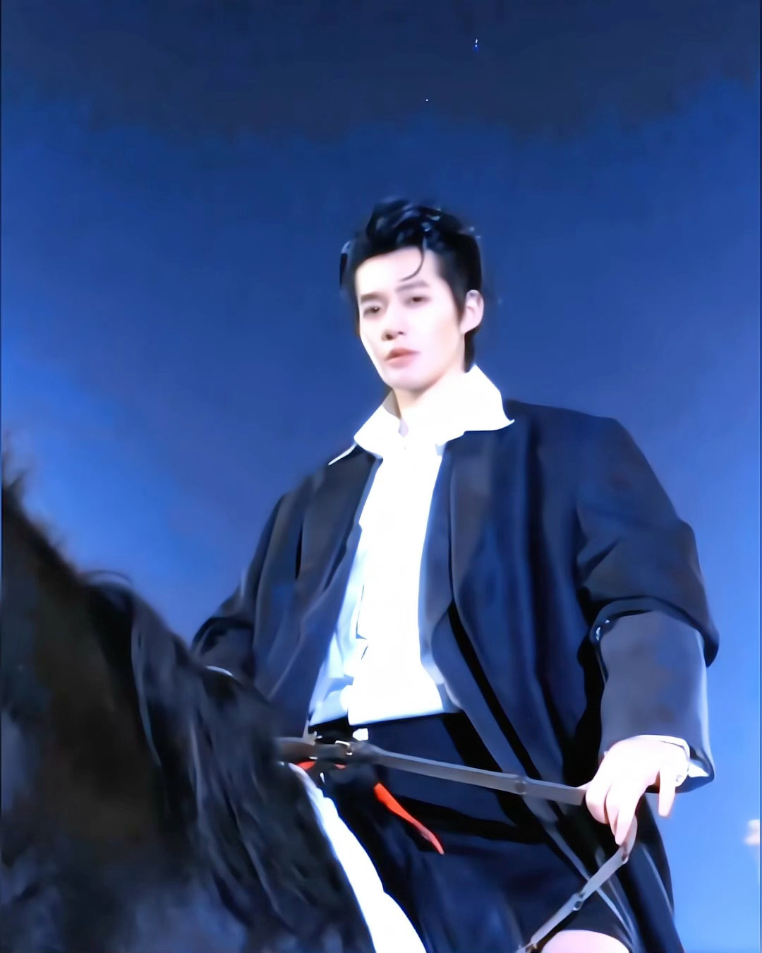 晕 不敢想今天的红毯为为能帅成什么样[跪了] 