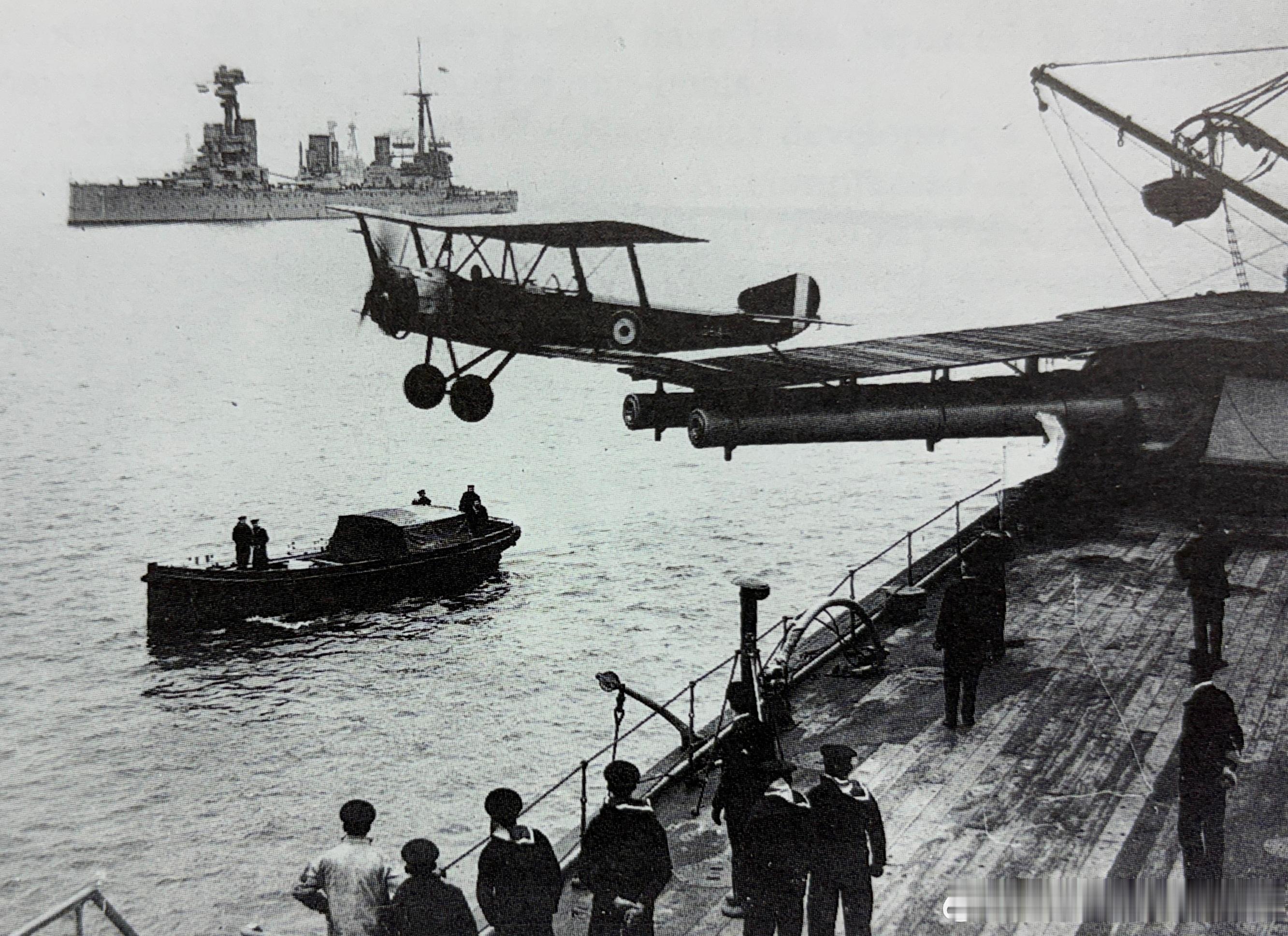 1918年一架Sopwith 1 1／2 Strutter双翼飞机从澳大利亚海军