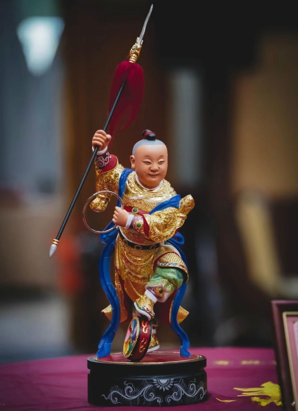 人这一生，所有的风雨、煎熬、孤独、辗转，说到底，都是一场磨心的过程。 老天不会无