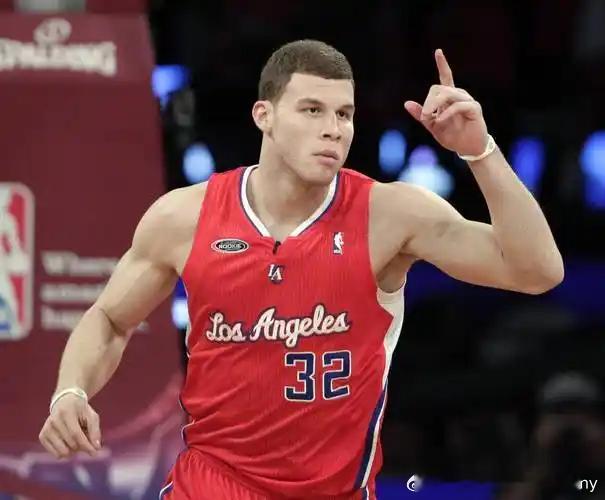 快船当年答应布雷克·格里芬会退役球衣、会给他立雕像，还把他的头像印在和马丁·路德