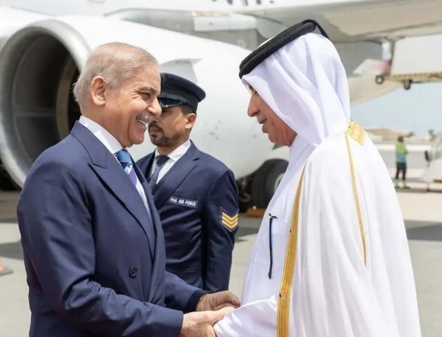 打破美国垄断！巴基斯坦跻身海湾核心安全伙伴，中东霸权格局彻底被改写

麻烦看官老