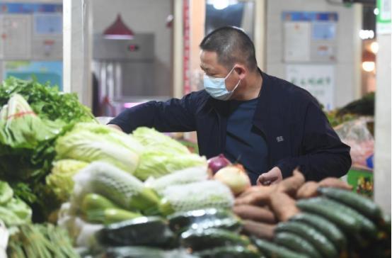 外国人看不懂的中国菜价：为啥我们嫌贵，他们直呼“白菜价”？
 
麻烦看官老爷们右