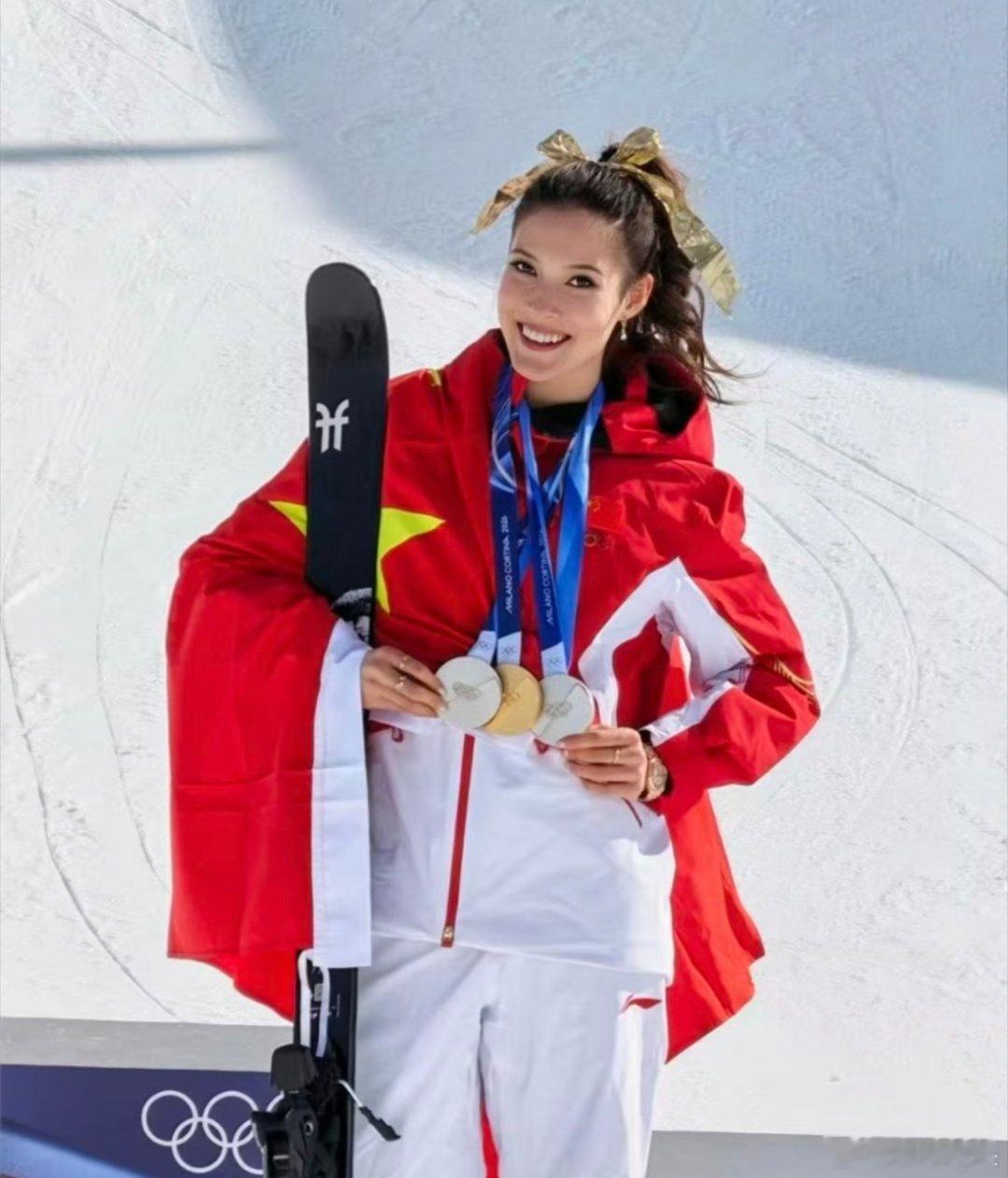 谷爱凌炸完赛场炸秀场别人赛后放假，谷爱凌赛后赶场。时间管理大师，属实是姐！