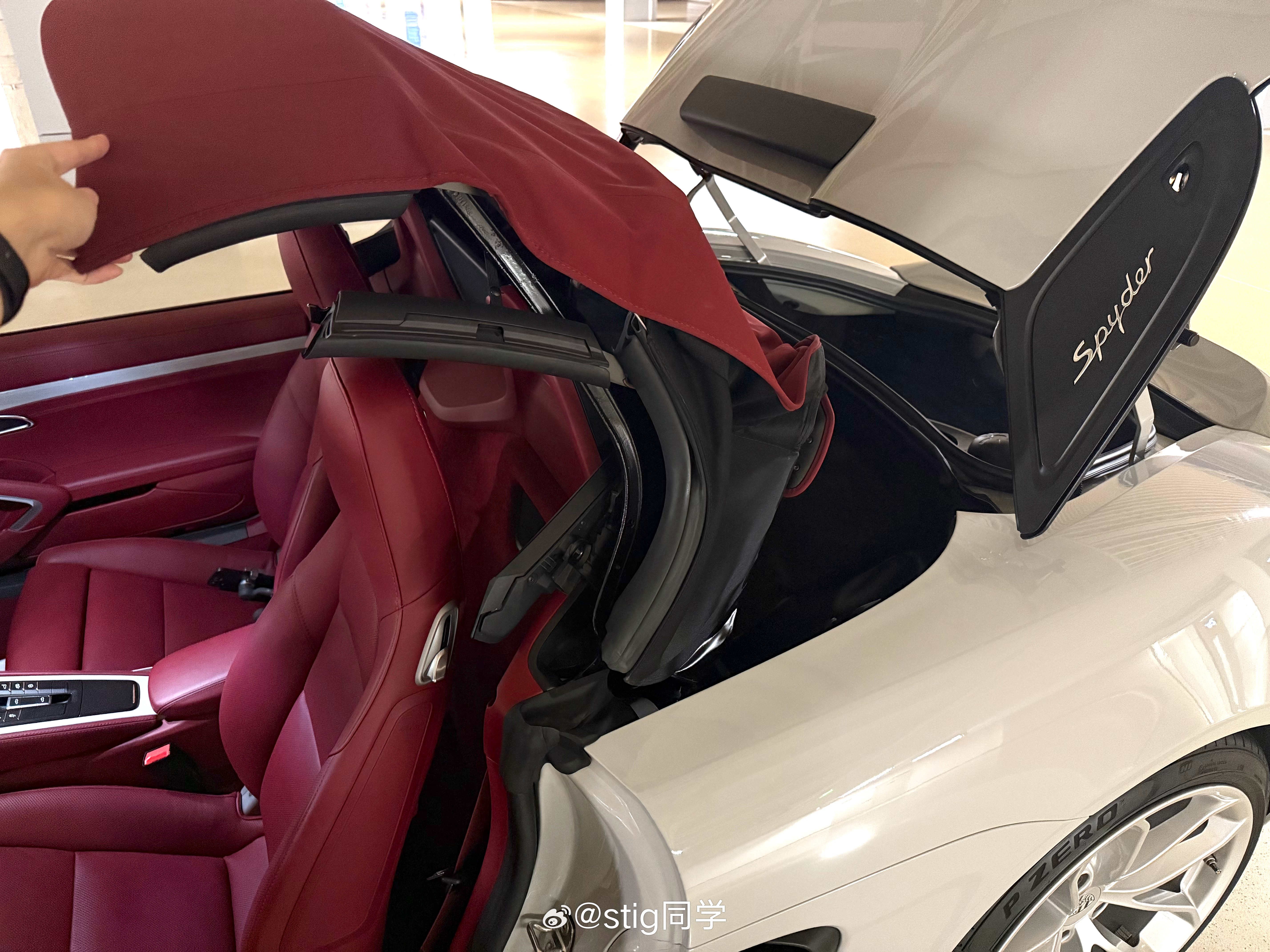 体验一下手动敞篷的乐趣 