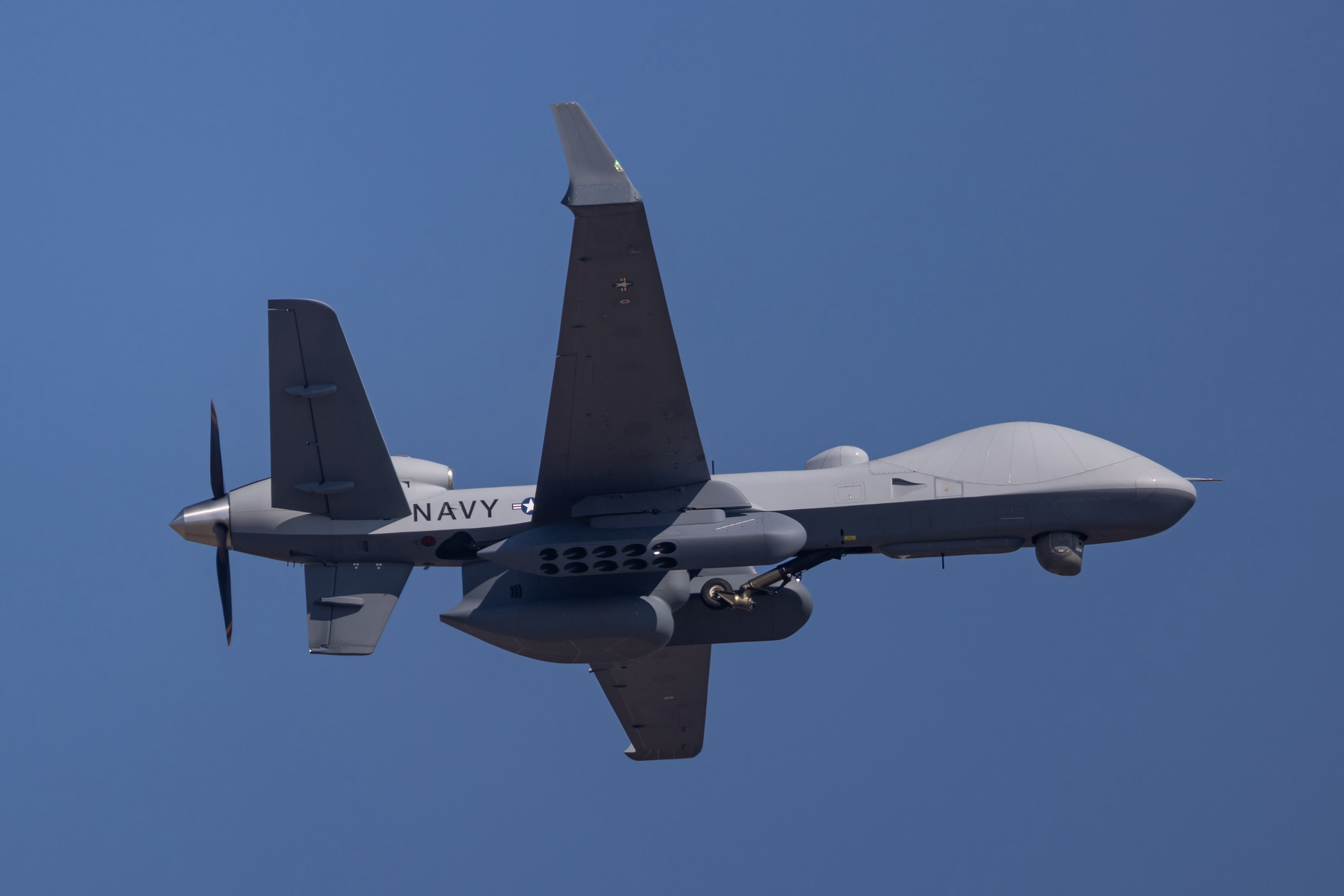 烽火问鼎计划  美国海军MQ-9携带的声纳投放吊舱，翼龙X多多少少都借鉴了这种做