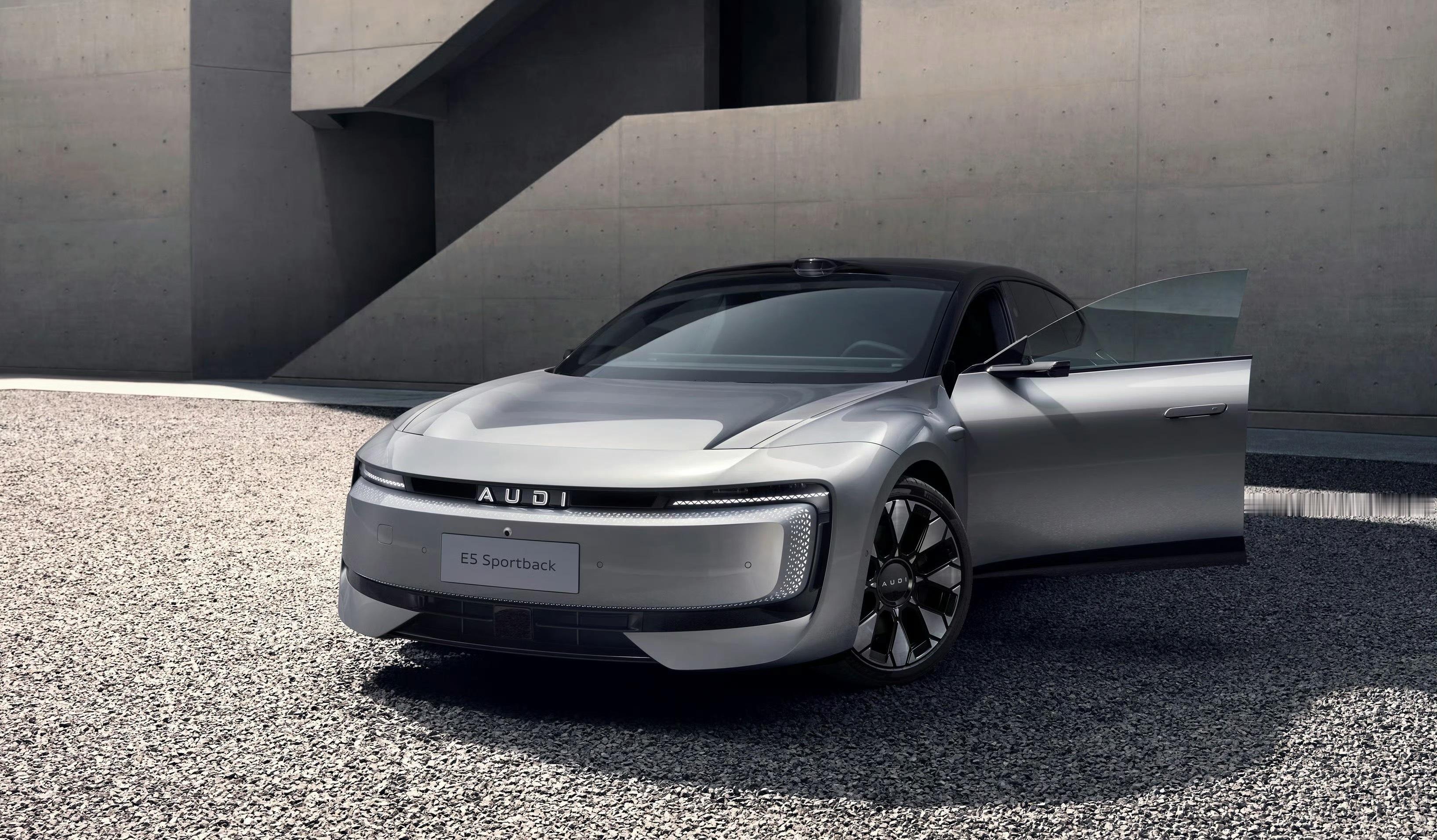 奥迪E5你的全能搭子奥迪E5 Sportback这车当时去车展上特意看了看外观很