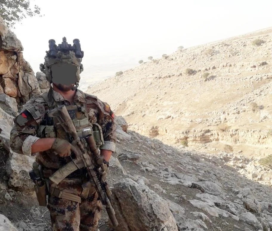 reddit上刷到的图片，发帖人声称是身穿07荒漠迷彩的MARSOC烽火问鼎计划