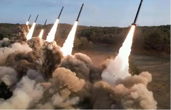 中国如果没有核武器中国还存在吗？梅德韦杰夫说，要是没核武器，俄罗斯早就没了。强大