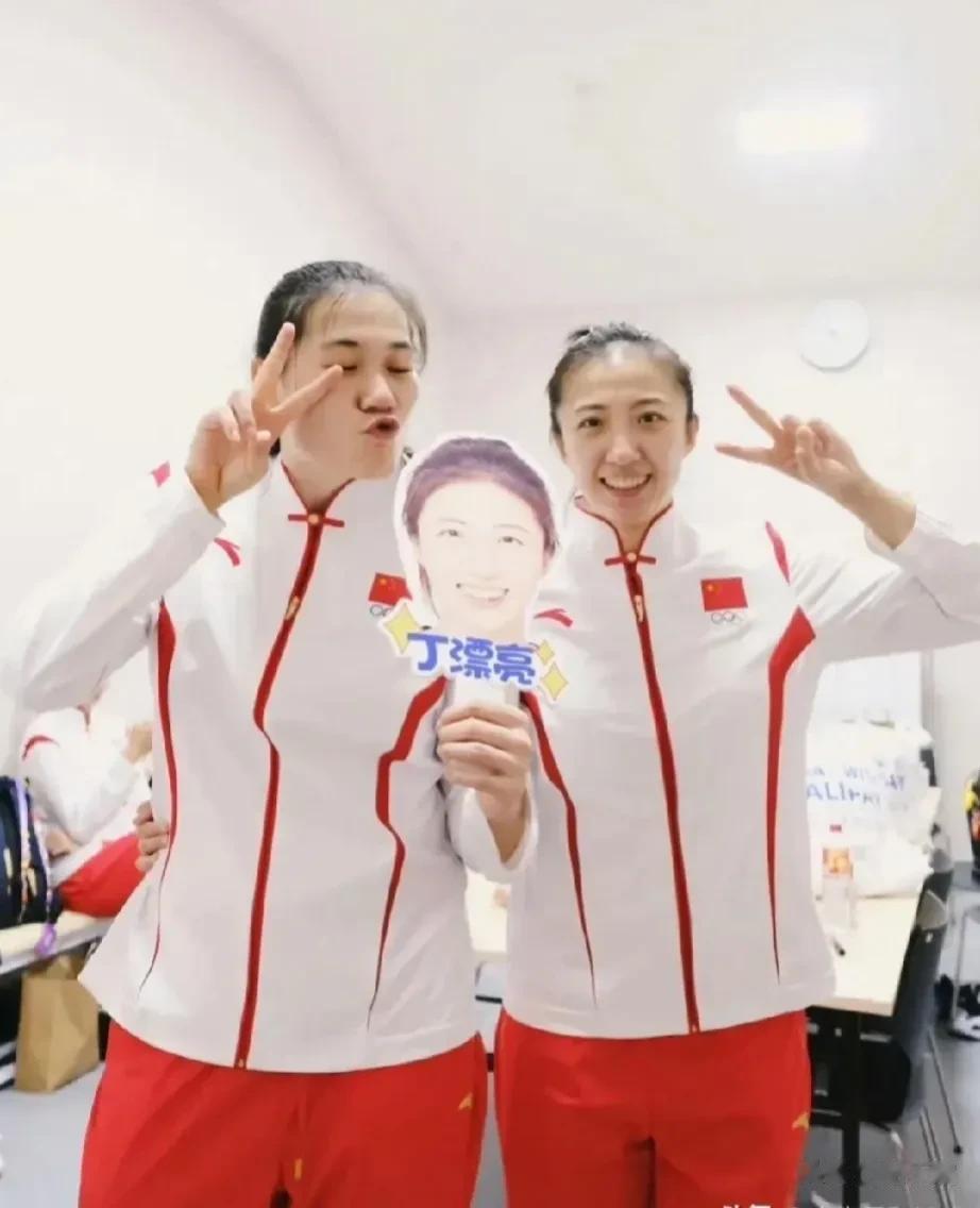 【丁漂亮】哈哈哈，王云蕗哈哈哈，大蕗蕗喂，这是丁大姐。