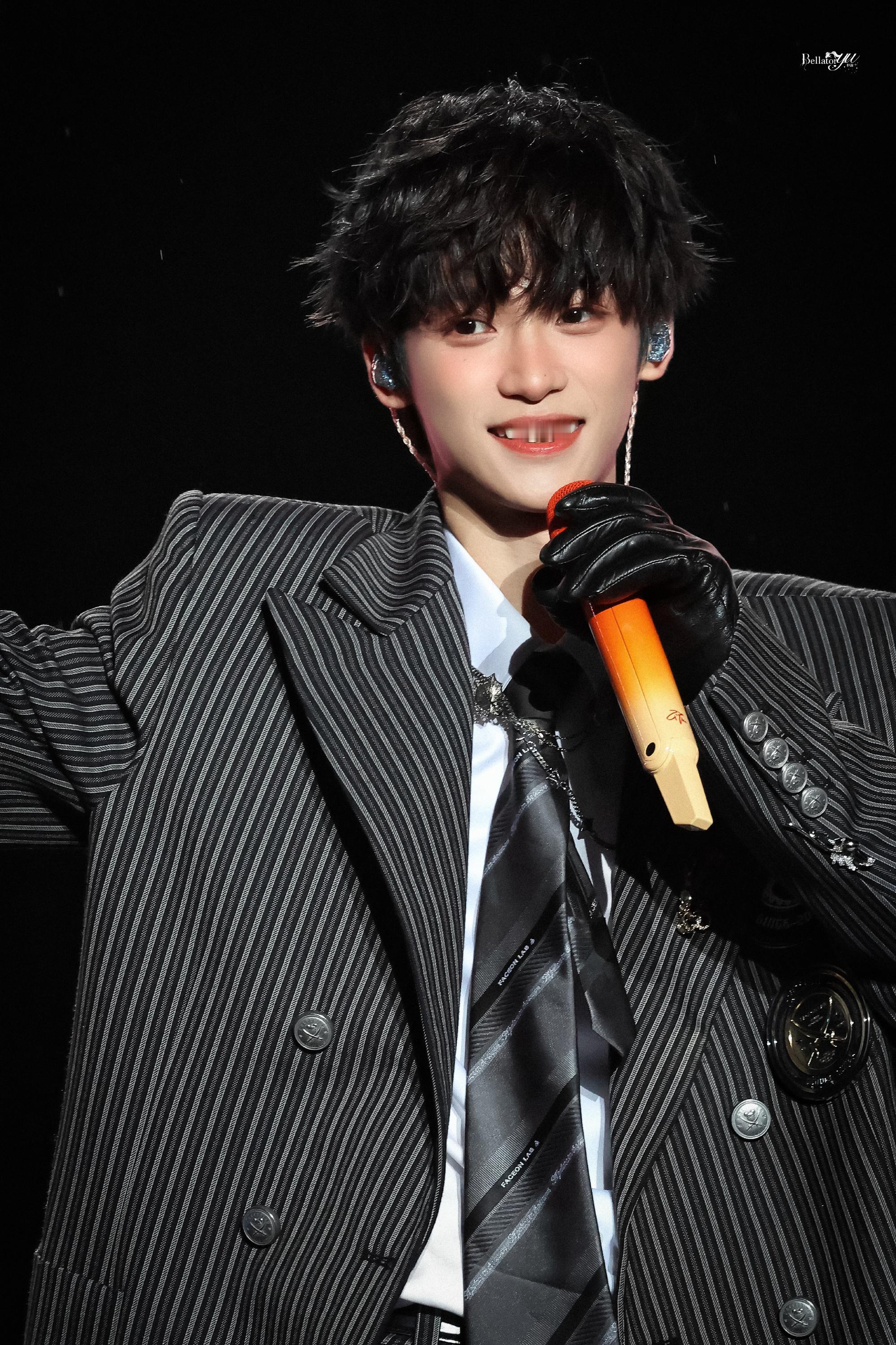 网易严选代言人梓渝 🔮梓渝﻿﻿ 我的心是旷野的鸟，在你的眼睛里找到了它的天空。