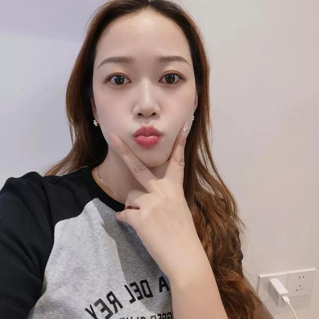 朱唇轻启，娇羞一瞬。绯颜浅笑 粉唇粉嫩 娇妍姿 粉唇 朱唇花 娇颜雅姿 娇姿娇