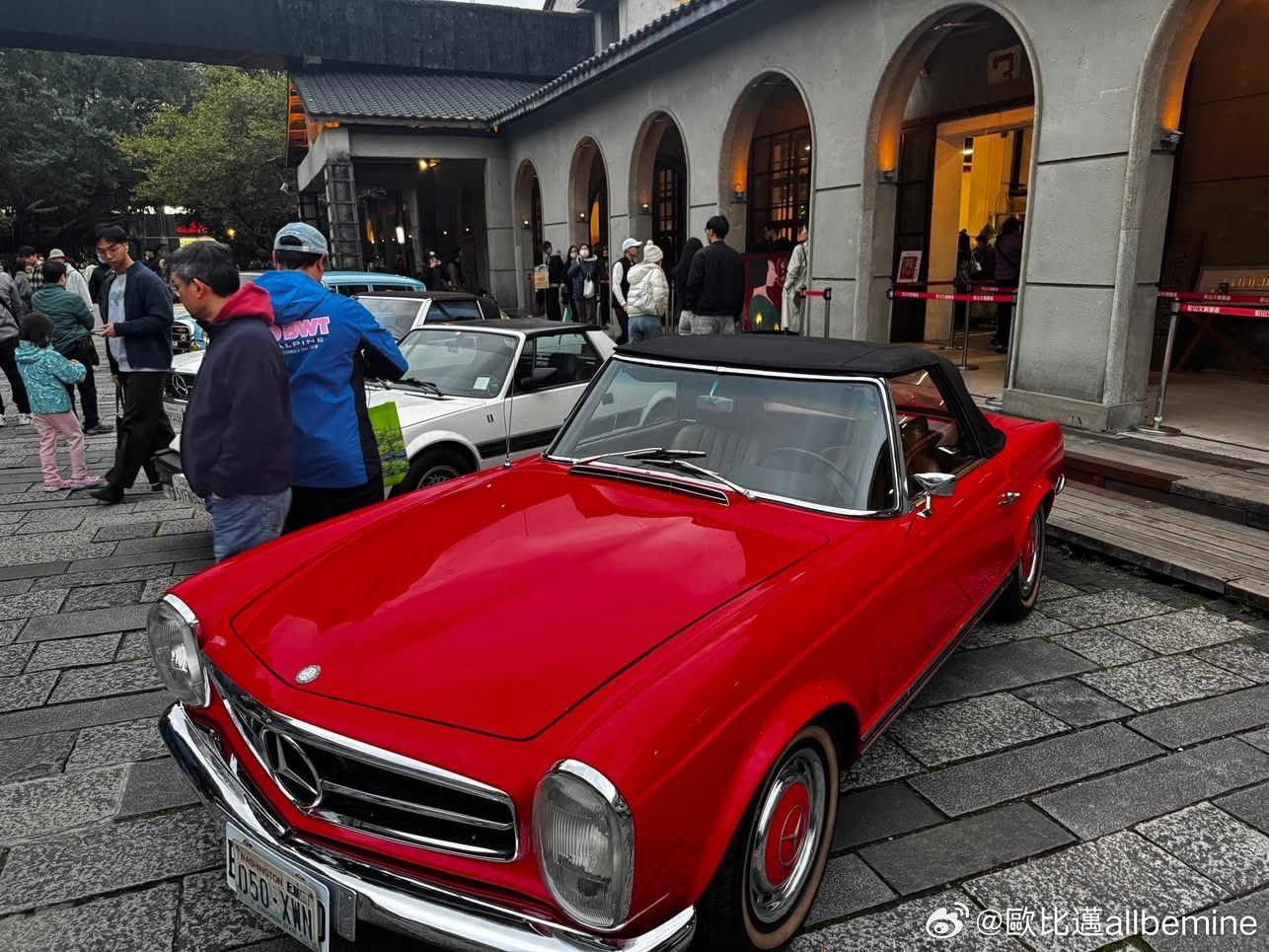 台湾老车分享昨天週末在台北松菸文創園區經典車聚