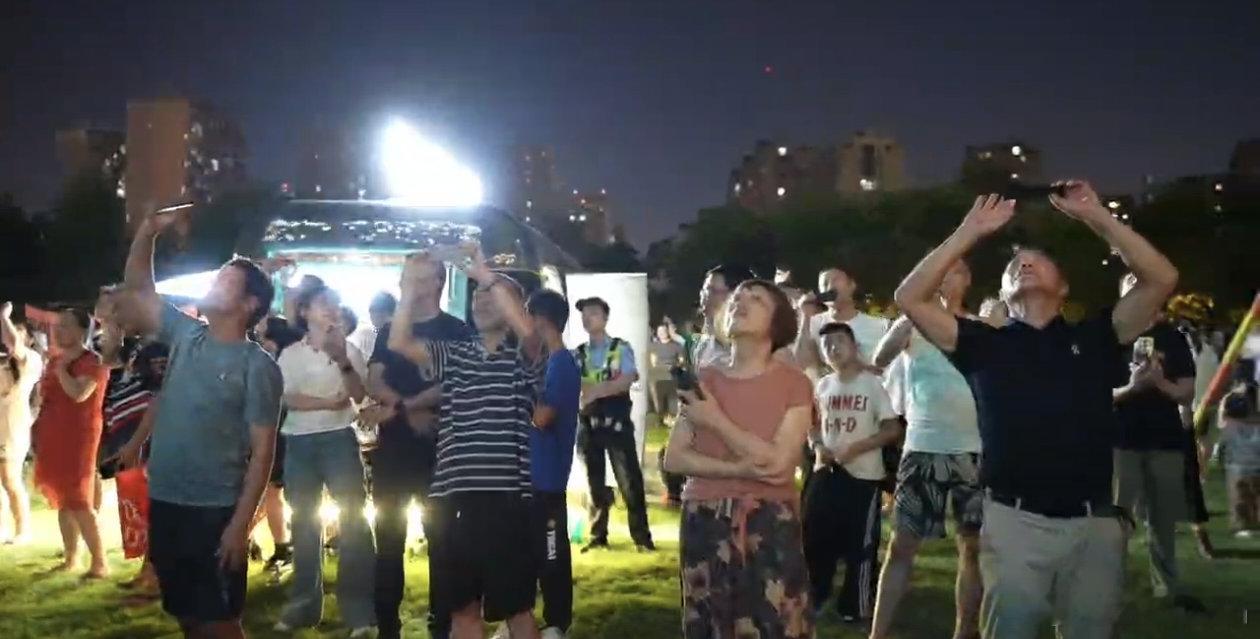 千架无人机为浙BA打CALL很难不被这场表演打动，不只是炫目的科技，更是背后普通