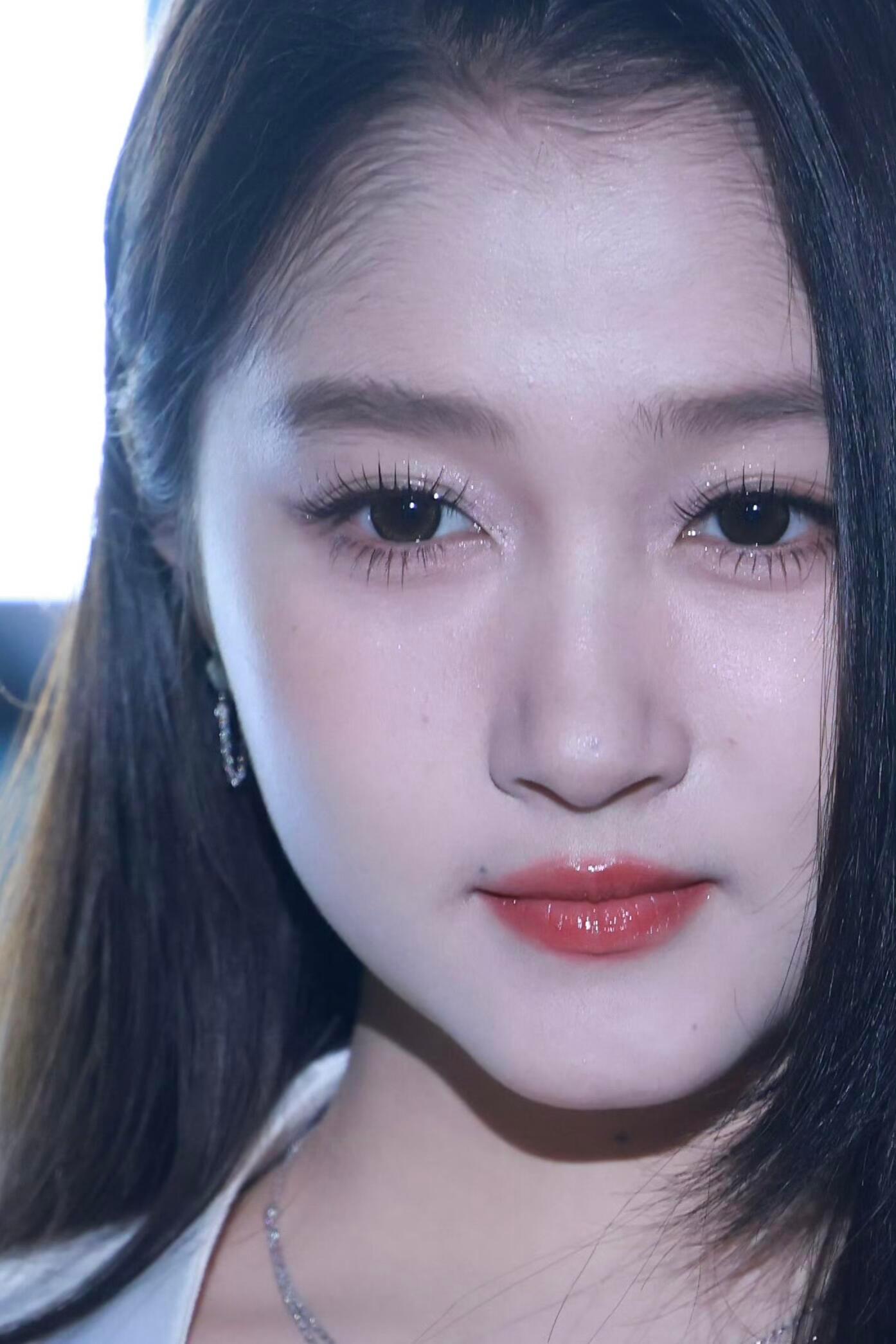 关晓彤 x 怼脸生图·美腿女王颜值依然在线[期待] ​​​