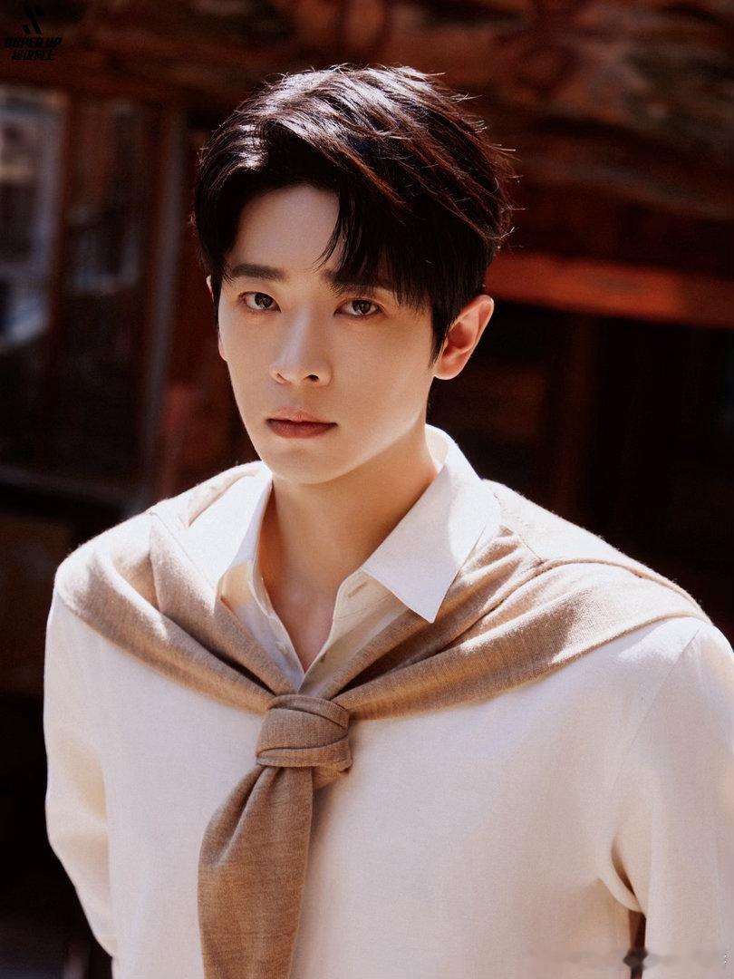 🐧都市剧《璀璨之上》，男女主：孙千、丞磊导演：陈畅《许我耀眼》11月北京开机 