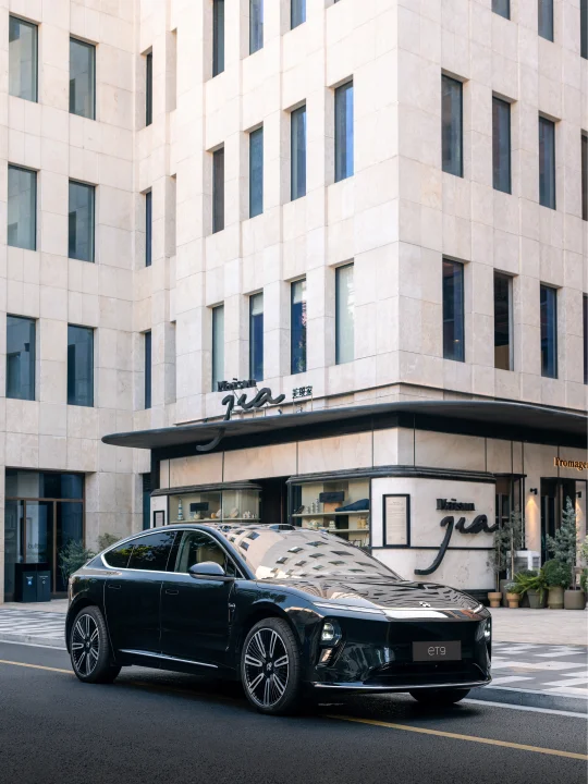 不得不承认 上海真的是一个巨大拍车摄影棚！