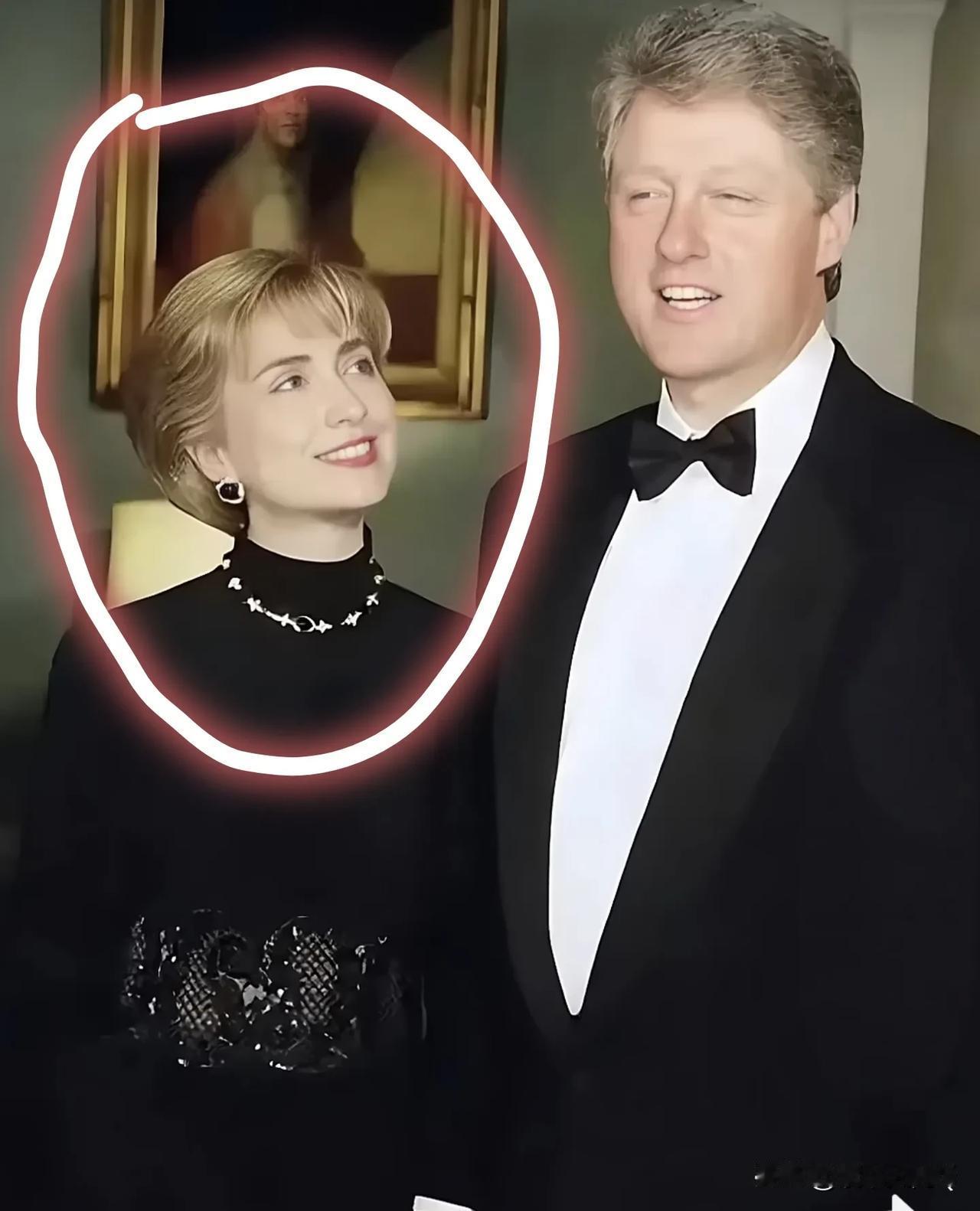 这个女人的长相绝对符合我们中国式审美！
不过从面相上看虽然漂亮，但是偷着一股子特