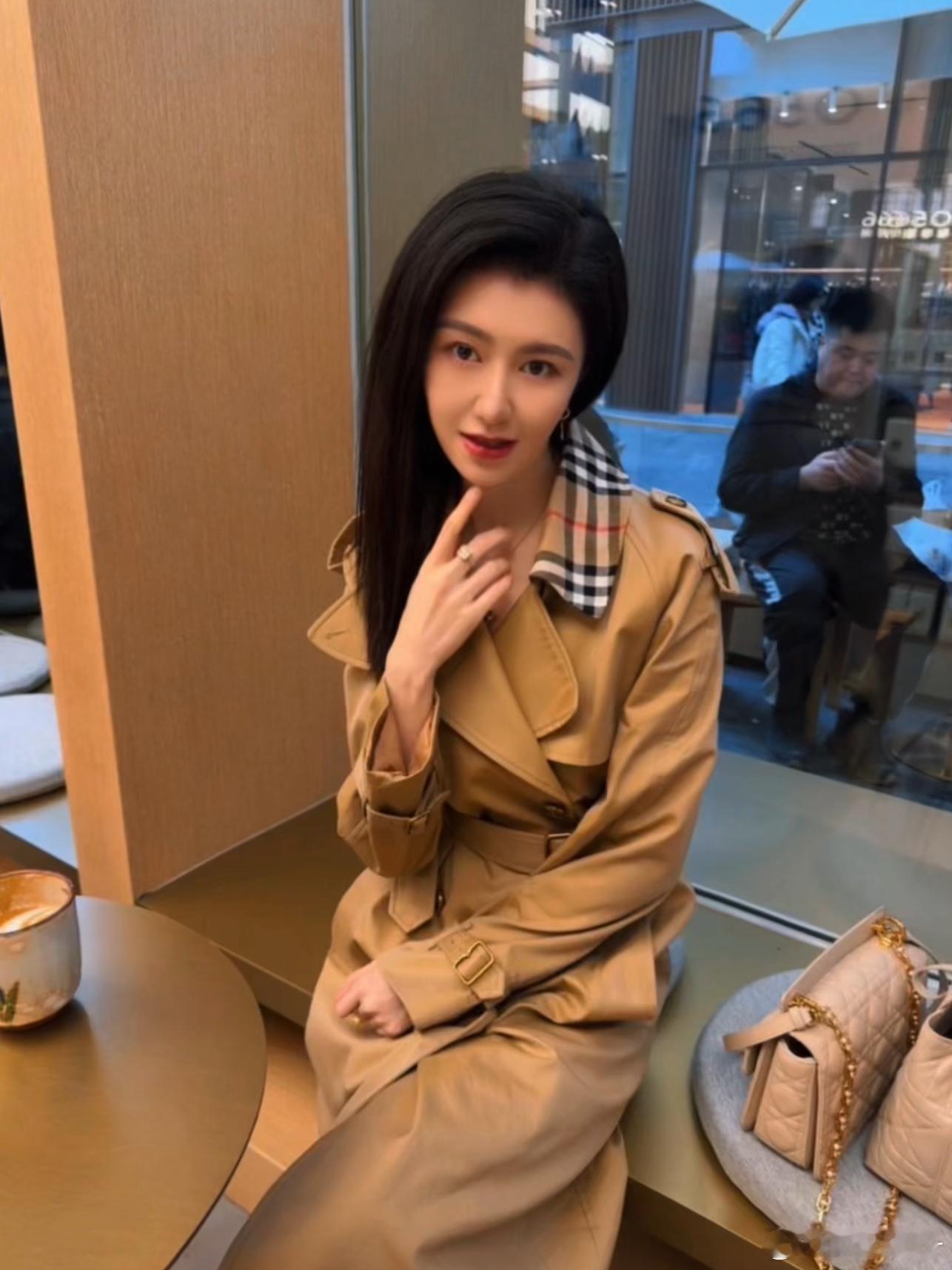 平平无奇的都是很丰盛的瞬间[太阳][咖啡] ​​​