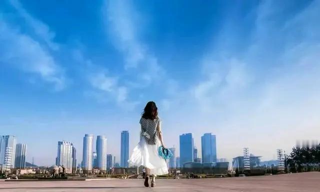 我女儿年后就27周岁了，90后那些通病她都有。不上进，躺平，懒惰，游戏，不打算结