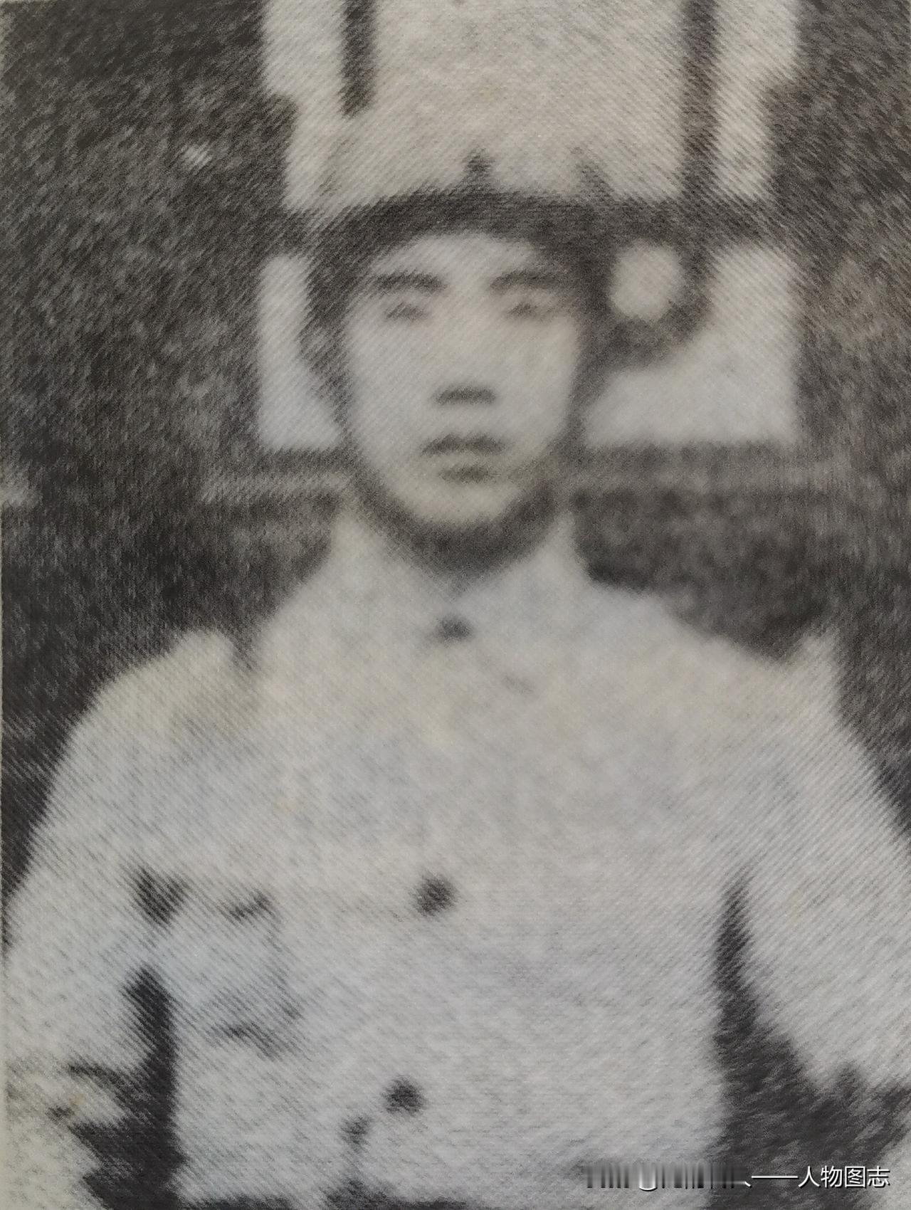 【薛文华】(1925—1948)河北省文安县刘富花村人。
1937年卢沟桥事变后