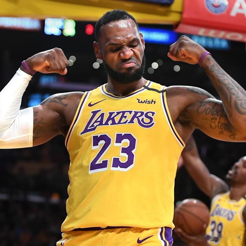 詹姆斯给了NBA狠狠一击！
Shams报道詹姆斯要缺席新赛季开局近1个月，也就是