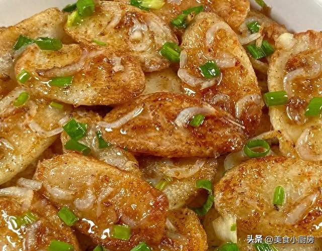 人老了，就怕腿没劲！建议多吃这3道“强筋骨菜”，腿脚有劲！