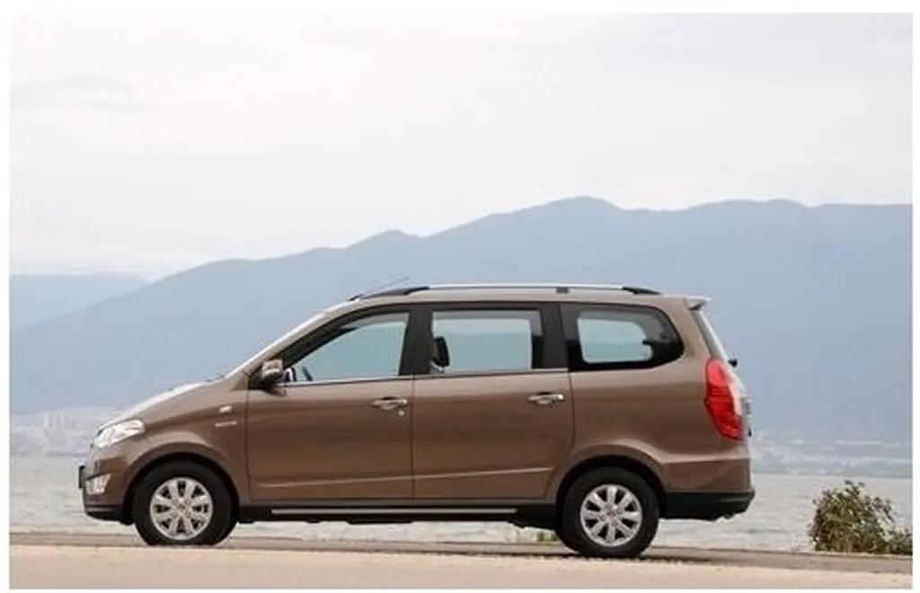 五菱宏光卖的好的原因有：
1、五菱宏光实用性好，特别五菱宏光MPV座椅布局形势，