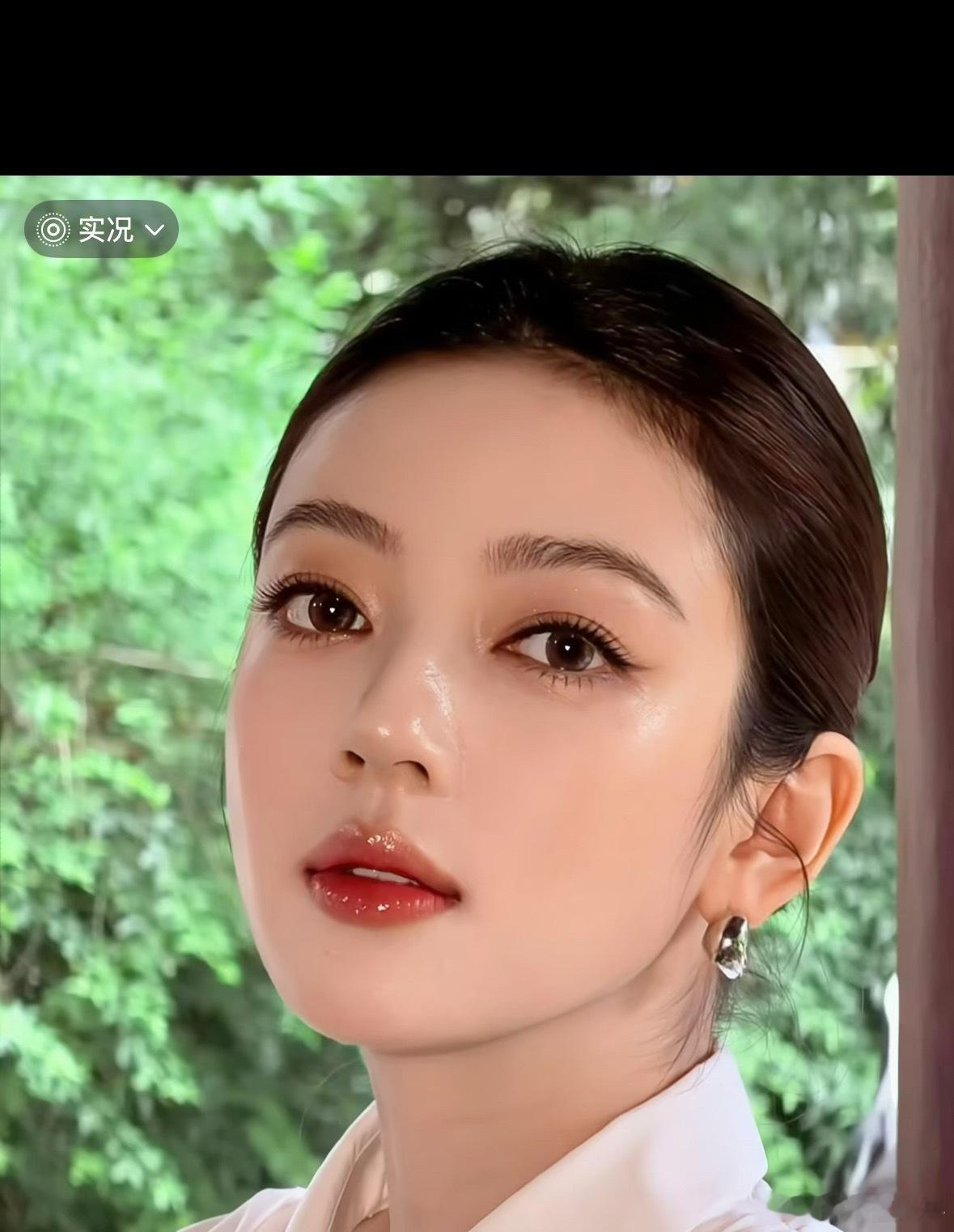 何瑞贤化妆技术比化妆师还好我时常感叹：小何这种要身材有长相，要演技有口碑，要人品