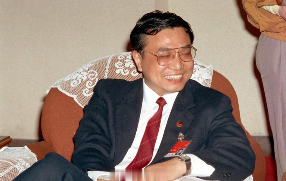 昨日音容今犹在，跨鹤仙游不复还 ​​​
