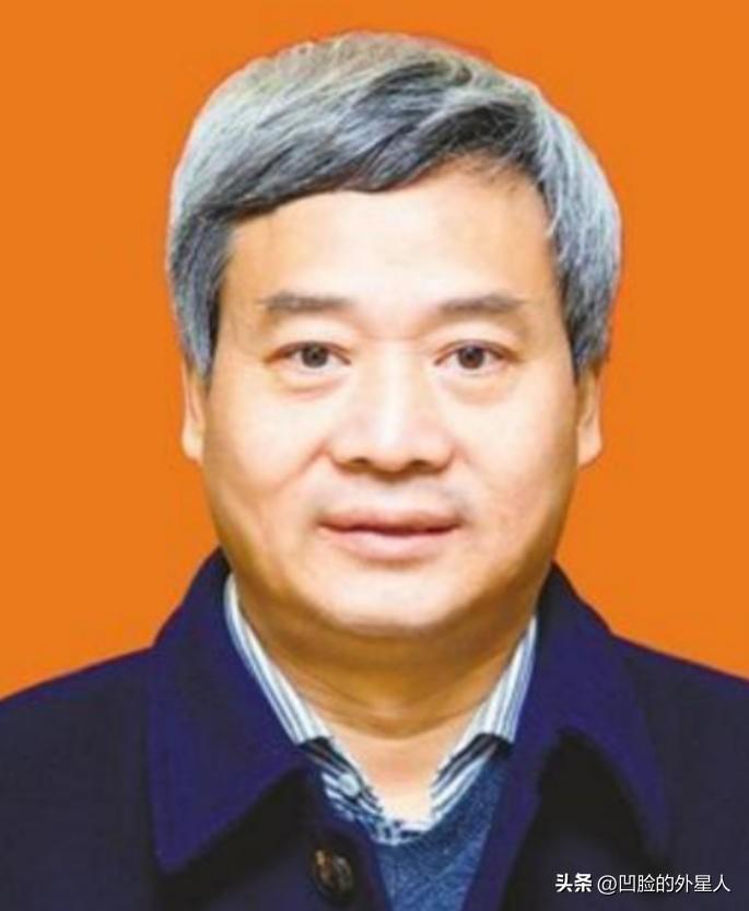2009年，河南医生宋兆普免费到孤儿院看病，可没想到竟发现8成孩子的肚皮比纸还薄