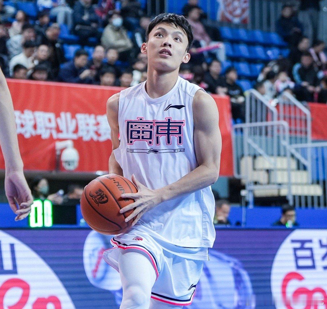 消息源透露已经开启对于徐杰的调查，如果确定参与赌球徐杰将面临终身禁赛的处罚徐杰 